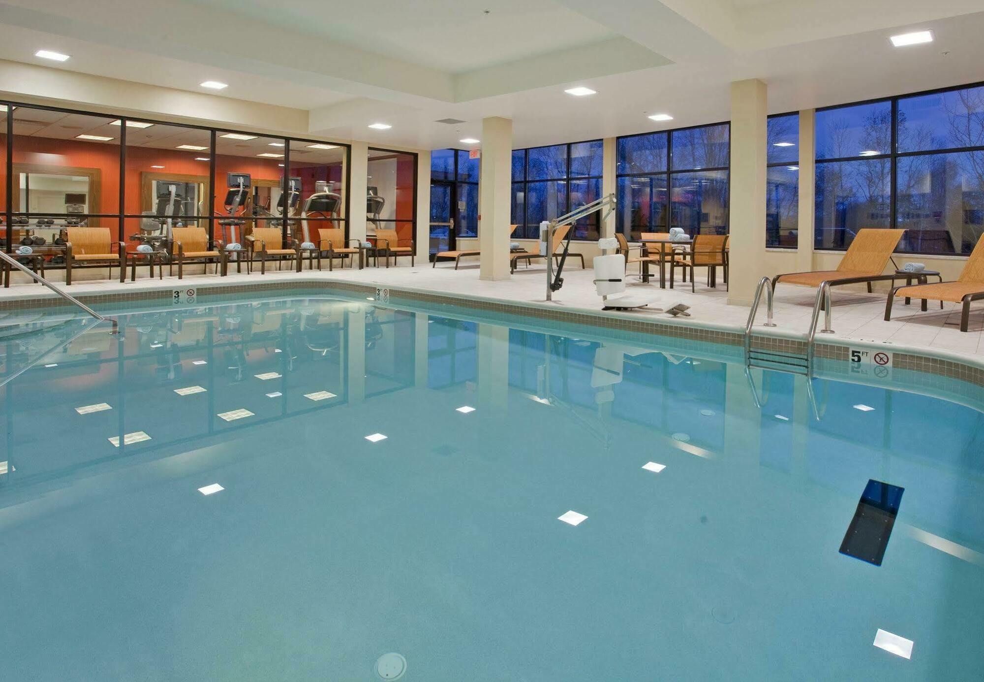 Hotel Courtyard By Marriott Pittsburgh North/Cranberry Woods Cranberry Township Esterno foto